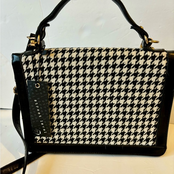 STREET LEVEL Houndstooth Bag with Detachable and Adjustable Cross Body Strap. - Picture 3 of 6